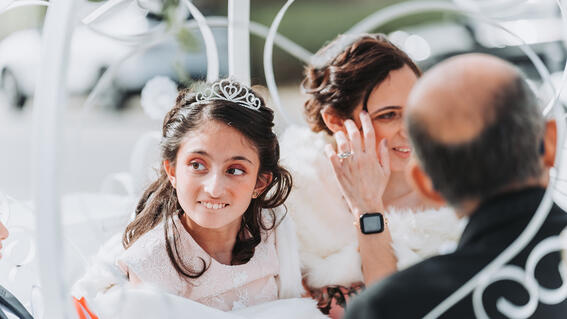 mia in carriage