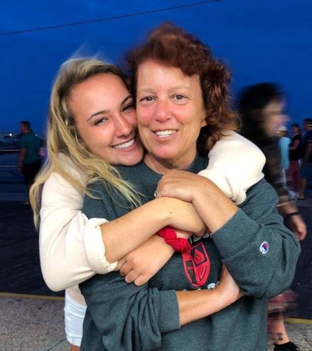Wish Kid Jenna and Mom 