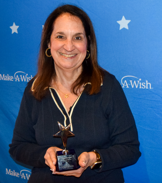 Kim Bradshaw, Volunteer