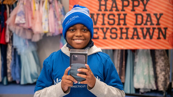 Keyshawn openig shopping spree gift