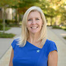 Lesli Creedon Headshot