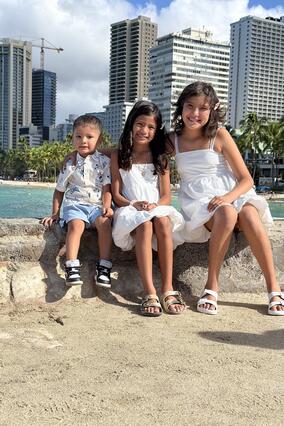 Miranda and her siblings in Hawaii